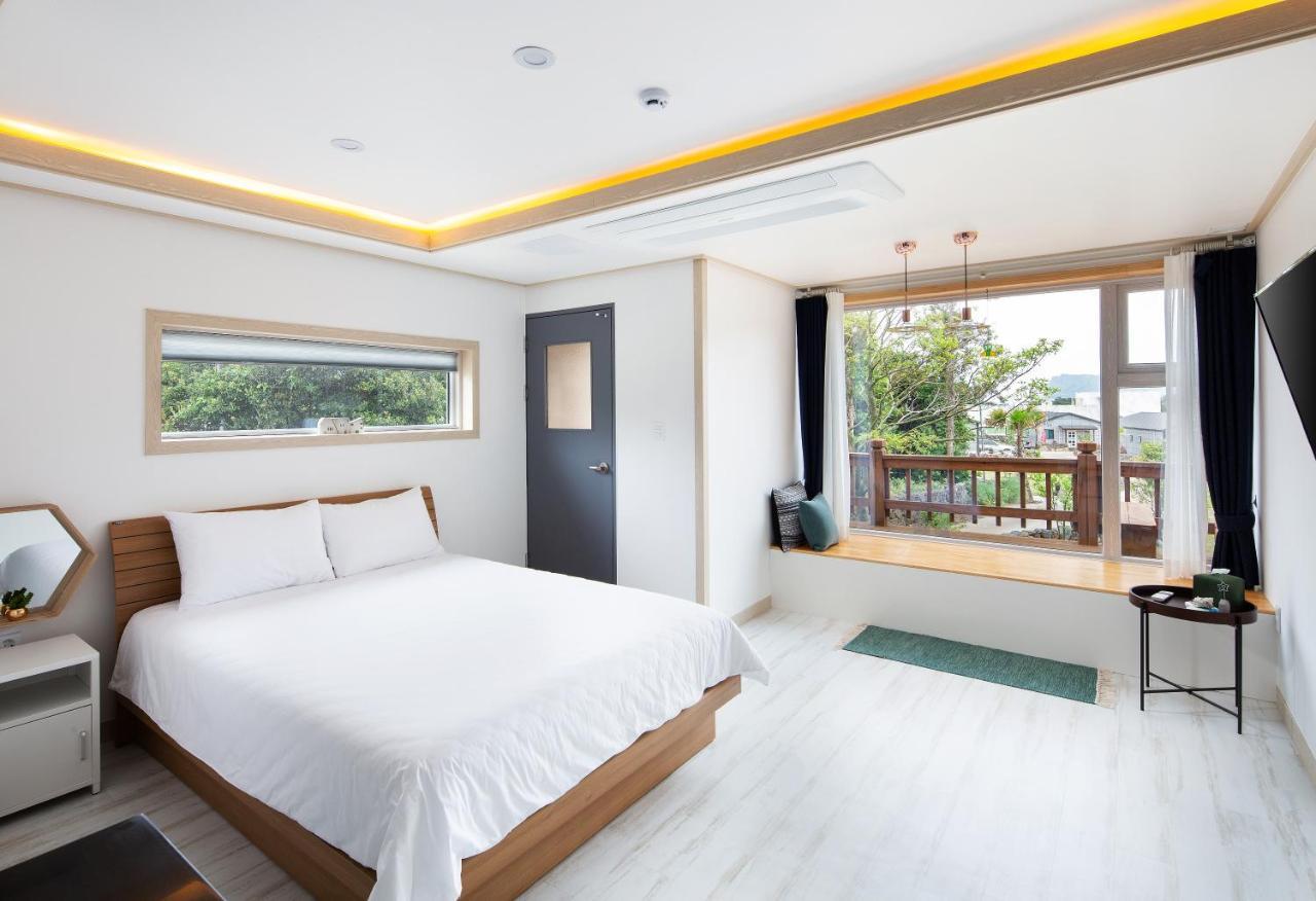 Jeju Abientot Villa ซอกวีโพ ภายนอก รูปภาพ