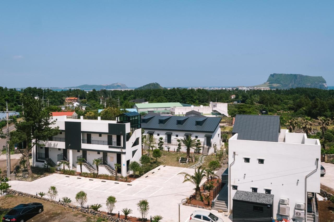 Jeju Abientot Villa ซอกวีโพ ภายนอก รูปภาพ