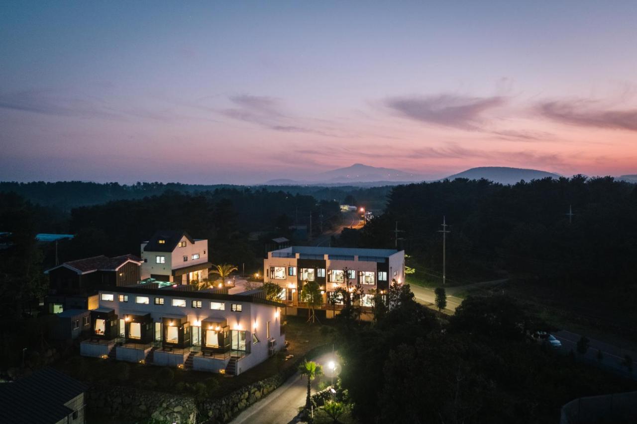 Jeju Abientot Villa ซอกวีโพ ภายนอก รูปภาพ
