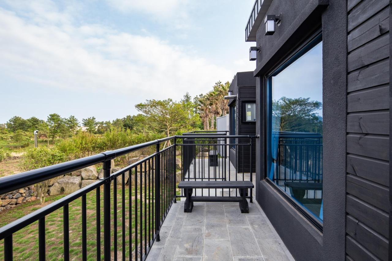 Jeju Abientot Villa ซอกวีโพ ภายนอก รูปภาพ